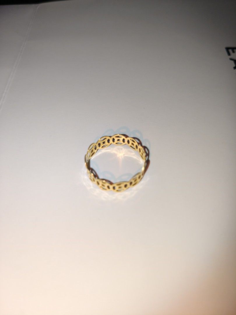 18k gold ring (Category: Luxury Accessories) located in Iba. Submitted by clctvph (Listing ID 1468743589, Image 3). Description: 18k pure gold ring PAWNABLE 💯 0.6 grams.