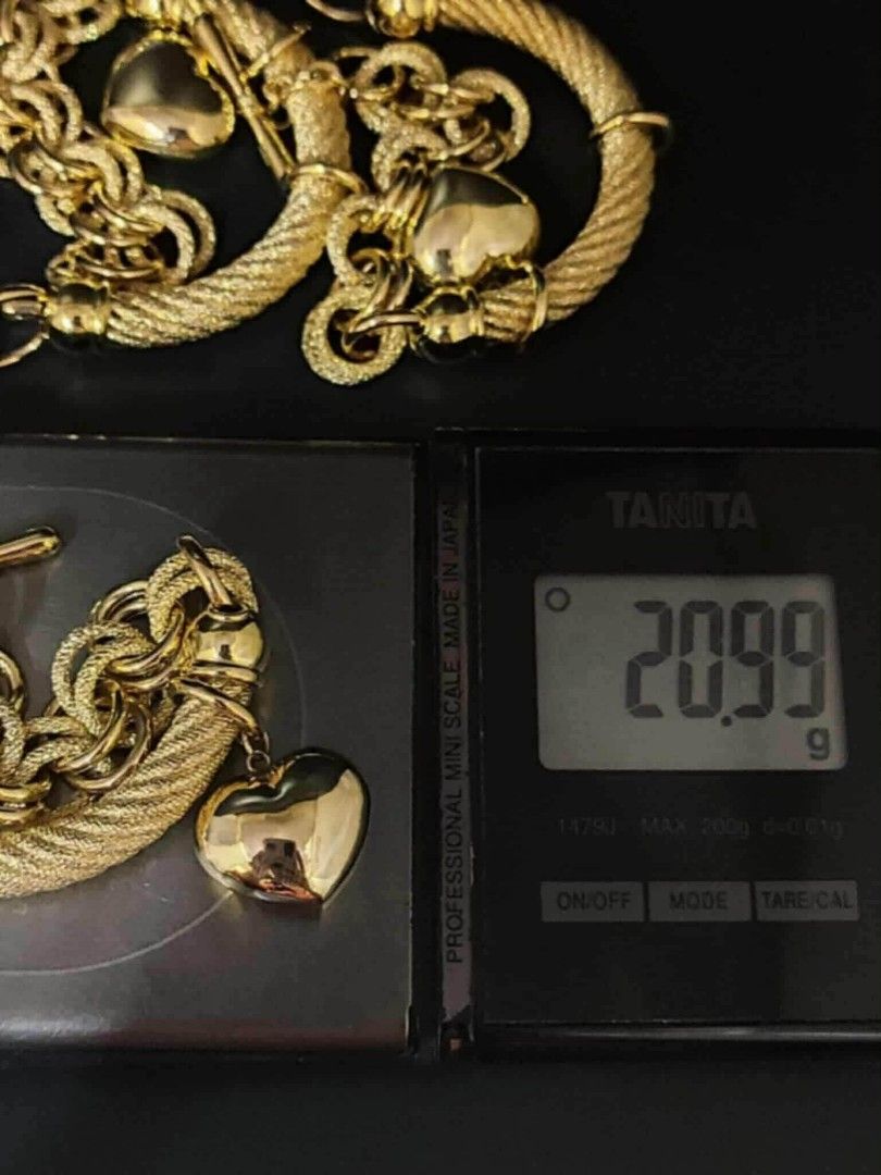 18k Saudi gold half bangle bracelet (Category: Bracelets) located in Manila. Submitted by bhelgoldseller2ndaccount (Listing ID 1468770306, Image 3). Description: New!!✨New!!✨New!! Authentic 18k Saudi Golds 💯pawnable/naisasanla 💯with high appraisal rate 💯good investment 💯Direct supplier price 👉OPEN for resellers 🌺please take time to evaluate their actual sizes and grams 👉Best panggift for all occasions ✅ Sold per grams not per piece Kya low