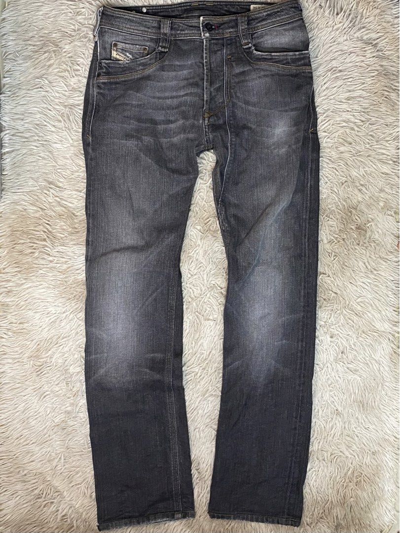 2000’s Diesel Jeans (Category: Jeans) located in Aurora. Submitted by clarkmelvinthrift21 (Listing ID 1468830981, Image 1). Description: Name: 2000’s Diesel Jeans 📌Size: Small 📌Dimensions: 30x40 📌Condition: Verygood 📌Issue/Flaws: see last 2 pics 📌Color rate: 9.5 out of 10 Location: Zamboanga del Sur, Mindanao.