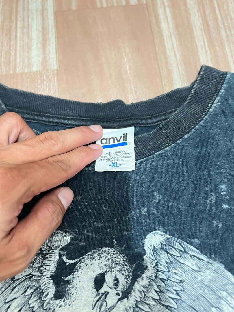 2006 queen band tee (Category: Tshirts & Polo Shirts ) located in Manila. Submitted by arlee420 (Listing ID 1468925772, Image 2). Description: .