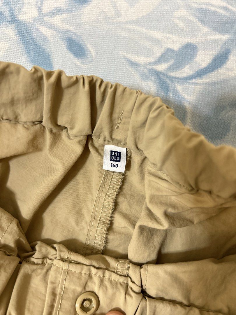 22-26 uniqlo utility shorts (Category: Shorts) located in Polanco. Submitted by adobongvelociraptor (Listing ID 1468773718, Image 2). Description: 160 in kids fits adukts 22-26 waist.