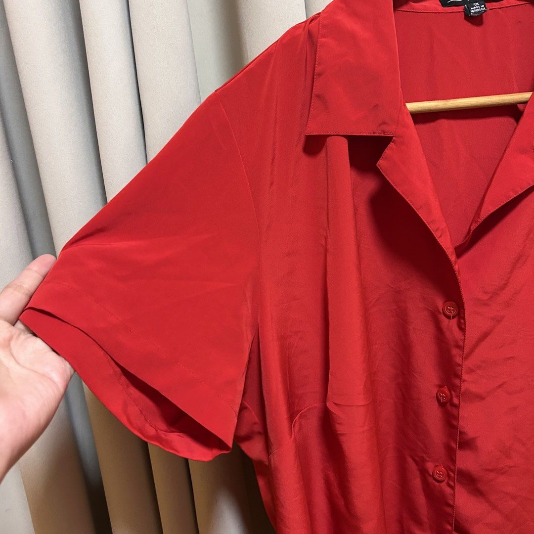 2XL Notations Red Short Sleeve Top (Category: Blouses) located in Rizal. Submitted by from99abovecloset (Listing ID 1468802466, Image 2). Description: CODE:145 Size: 2XL Armhole (laid flat):10” Bust (around): 52” Length (laid flat): 27” Soft poly | loose | like new .