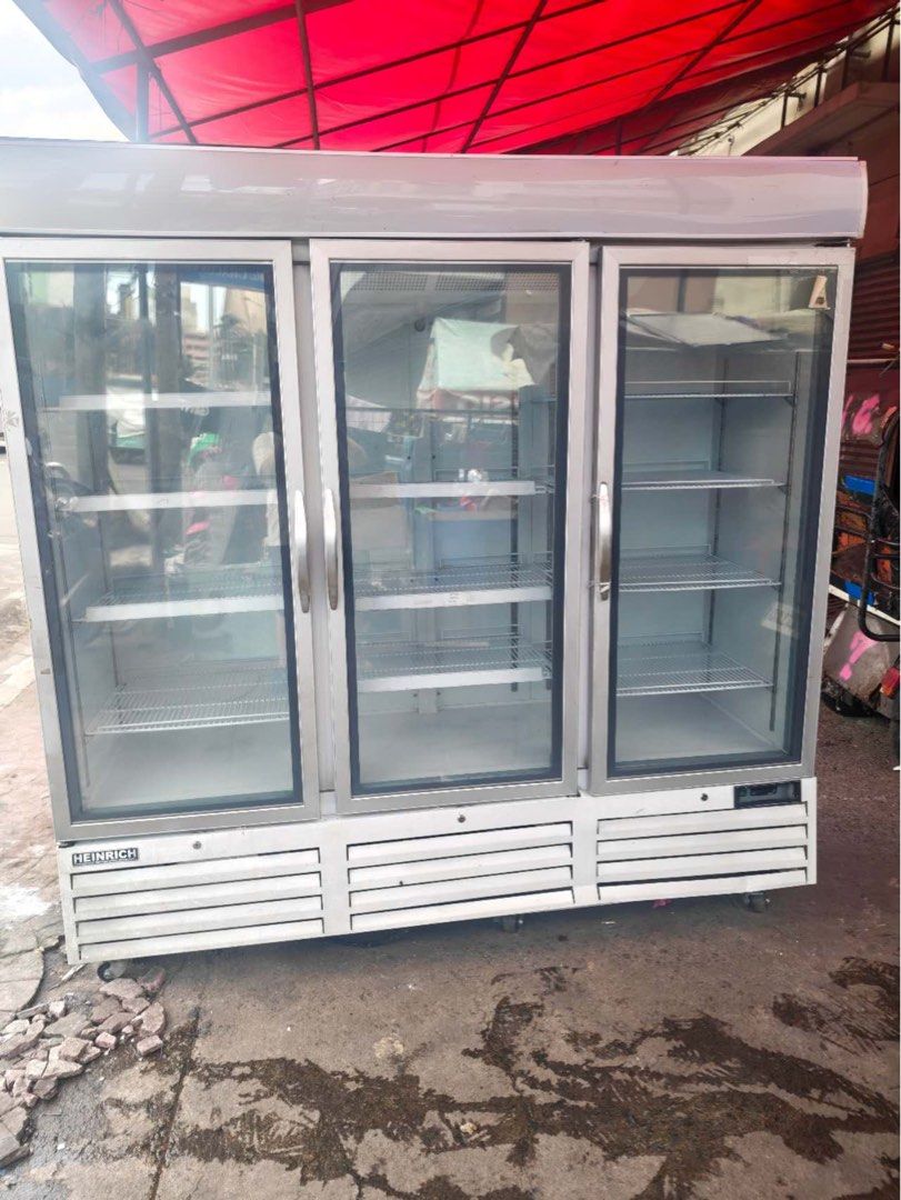 3 door chiller (Category: Refrigerators and Freezers) located in Manila. Submitted by ivyfv04 (Listing ID 1468741956, Image 3). Description: 3 door chiller Like new No issue.