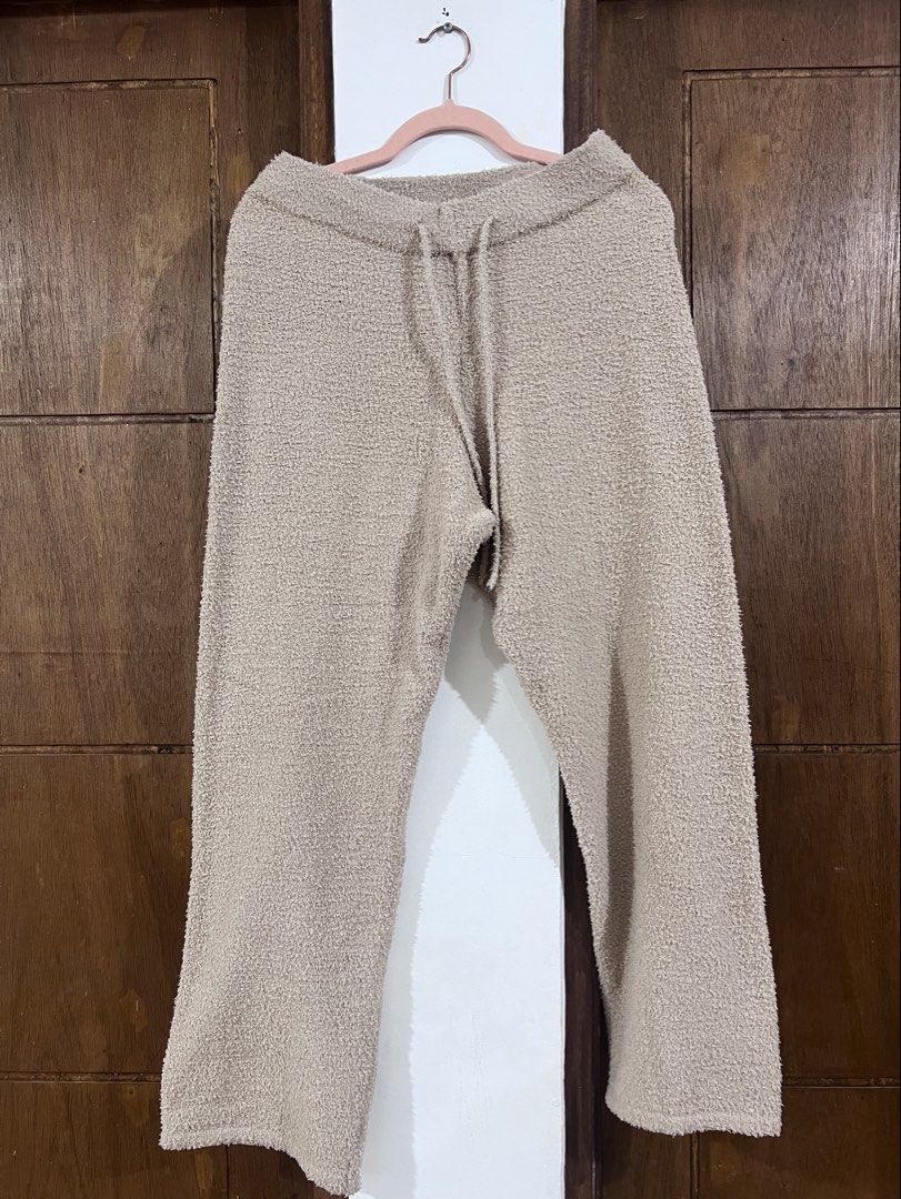 6ixty 8ight Pajamas (Category: Other Bottoms) located in Bacoor. Submitted by pktd10 (Listing ID 1468853501, Image 1). Description: .