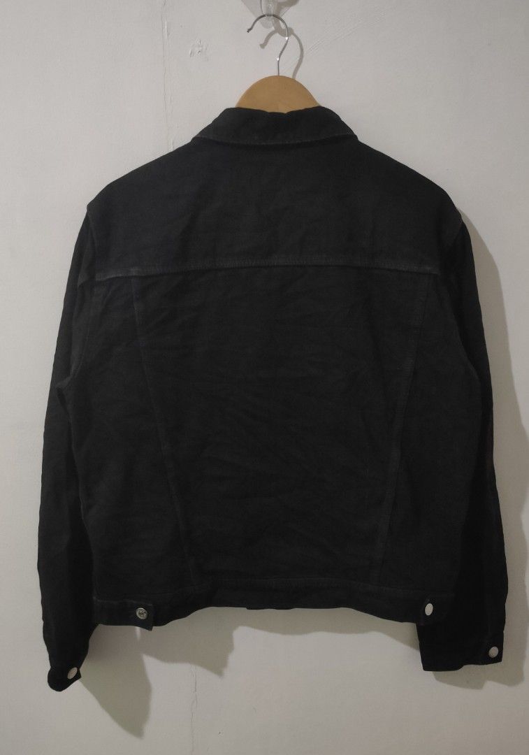 86 ROAD Trucker Jacket (Category: Coats, Jackets and Outerwear) located in Ozamiz City. Submitted by ukaygrails (Listing ID 1468886747, Image 2). Description: Excellent condition No flaws Size large Actual measurements: Width 22.5 Length 25.5.