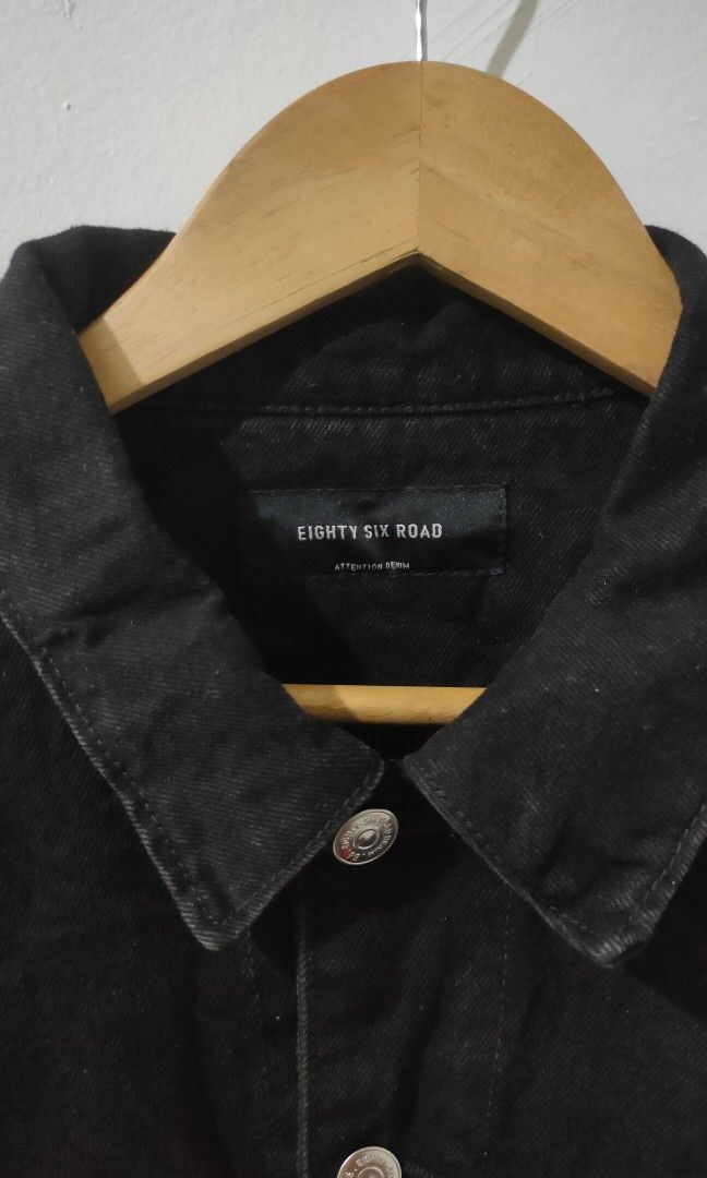 86 ROAD Trucker Jacket (Category: Coats, Jackets and Outerwear) located in Ozamiz City. Submitted by ukaygrails (Listing ID 1468886747, Image 3). Description: Excellent condition No flaws Size large Actual measurements: Width 22.5 Length 25.5.