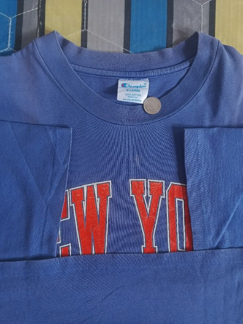 90s New York Knicks Tee (Category: Tshirts & Polo Shirts ) located in Bantayan. Submitted by betsoj (Listing ID 1468834255, Image 2). Description: 24 x 30 SSATW Cracks, Loosestitch, Fadings (b2b).