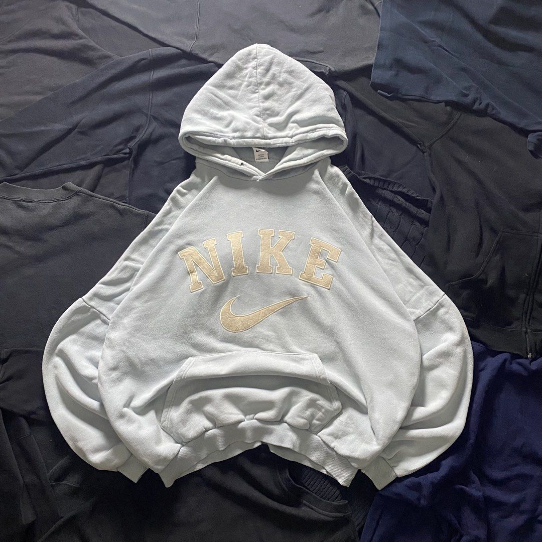 90's Nike Arc Logo (Category: Coats, Jackets and Outerwear) located in Quezon City. Submitted by wekidds (Listing ID 1468714112, Image 1). Description: Width: 30 Inches Length: 28 Inches.