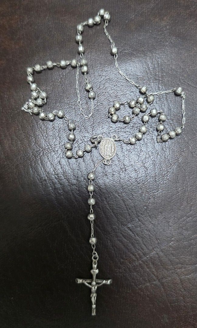 925 Silver Rosary (Category: Religious Items) located in Apalit. Submitted by mjtwicedstyle_de_ap (Listing ID 1468745720, Image 1). Description: 925 silver.