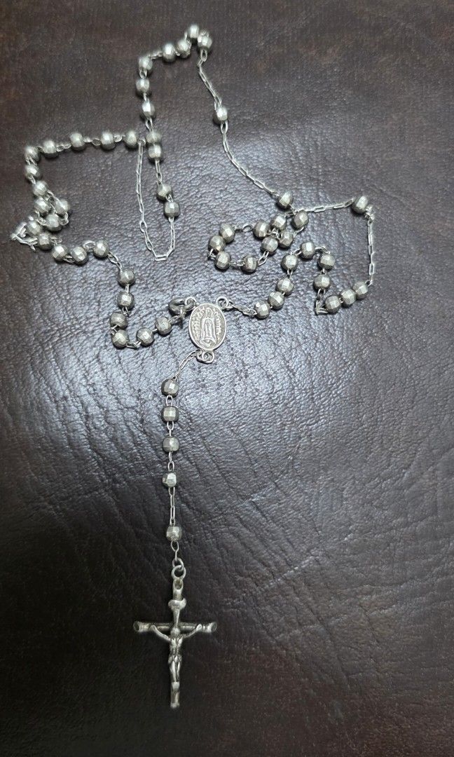 925 Silver Rosary (Category: Religious Items) located in Apalit. Submitted by mjtwicedstyle_de_ap (Listing ID 1468745720, Image 2). Description: 925 silver.