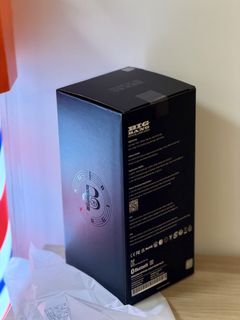 BIGBANG 官方手燈 20週年紀念版 大手燈（兩支）, 玩具收藏品, 偶像周邊, 韓流周邊 - Carousell