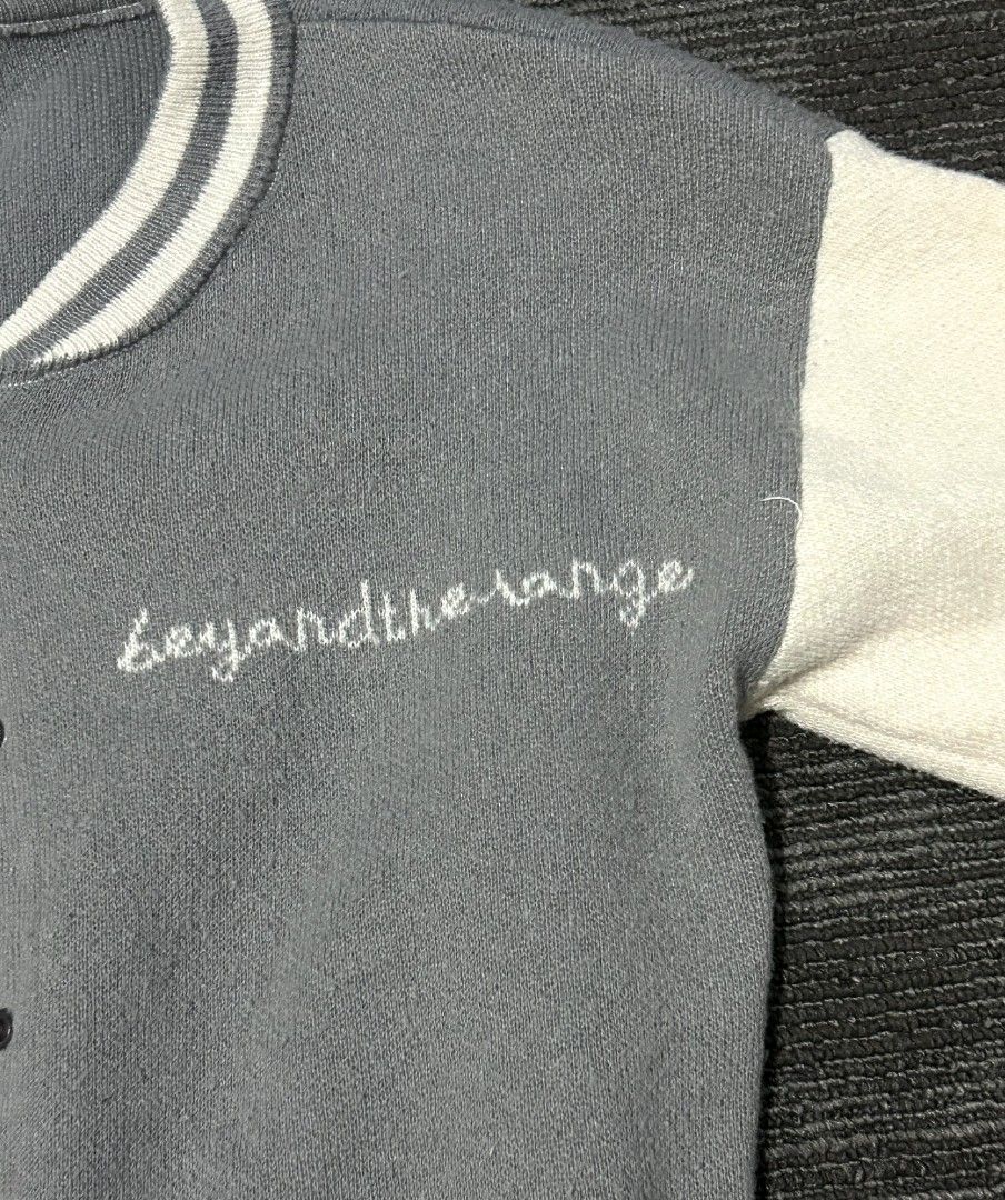🤎 ୨ৎ CREAM & GREY JACKET WITH B INITIAL 🩶 (Category: Coats, Jackets and Outerwear) located in Manila. Submitted by again.clos3t (Listing ID 1468748801, Image 2). Description: 𐙚 Item: Cream and grey jacket with B initial 𐙚 Size: S–M 𐙚 Issue: None ♡.