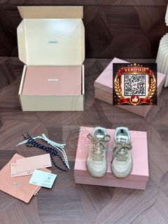 (Category: ) located in . Submitted by shoes.locker (Listing ID 1468807155, Image 1). Description: .