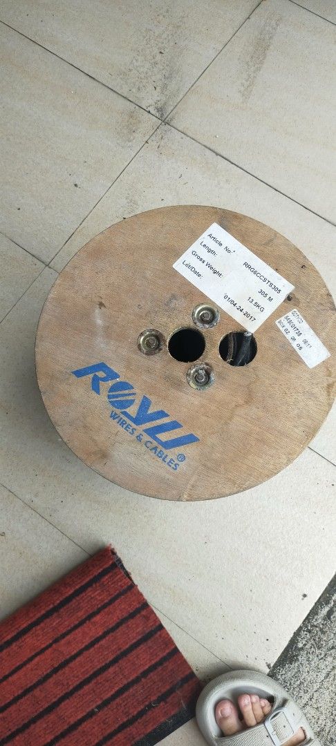 🔌 ROYU Wires & Cables — 305 Meters (Category: Looking For) located in Paranaque City. Submitted by gentle.declutter (Listing ID 1468792922, Image 2). Description: ✅ Brand: ROYU — trusted quality electrical wiring ✅ Part No.: RRG6CCSTS305 ✅ Length: 305 Meters — full wooden spool ✅ Gross Weight: 13.5 KG ✅ Condition: New, unused — still wrapped ✅ Great for: Construction, renovation, electrical projects.