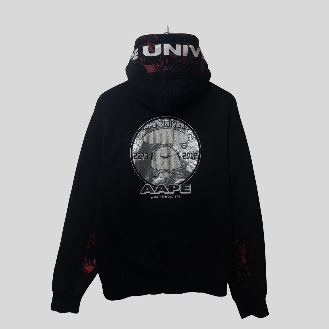 AAPE HOODIE (Category: Hoodies) located in La Trinidad. Submitted by suave.arc (Listing ID 1468856531, Image 2). Description: AAPE HOODIE EXCELLENT CONDITION SIZE: M ( 20x26 ) LOCATION: BAGUIO CITY / LA TRINIDAD SHIPPING via JNT.