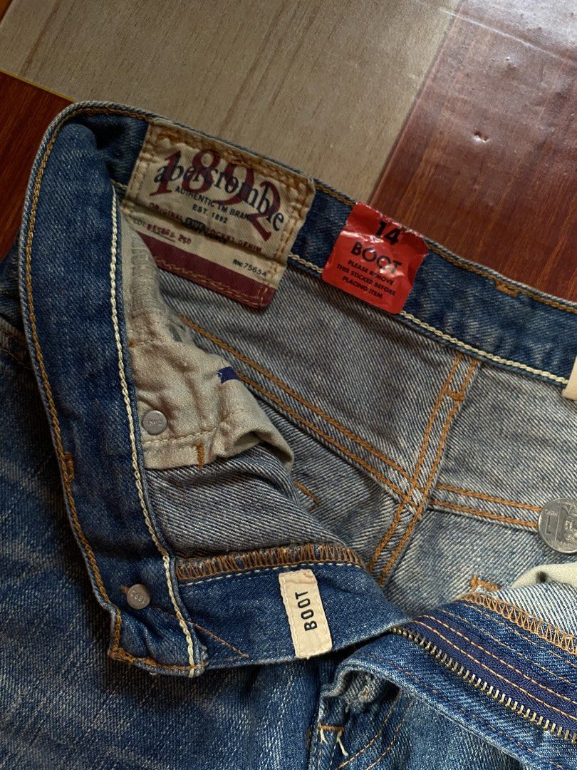 Abercrombie Bootcut Jeans (Category: Jeans) located in General Santos City (Dadiangas). Submitted by versatile__ (Listing ID 1468714391, Image 3). Description: Abercrombie Deadstock Regular Bootcut Jeans Tagged as 14 ( Youth Size ) on measurements waist : 30 inches length : 39 inches thigh : A12 inches hem : 10 inches Excellent Condition- Nine Point Five out of Ten Color Rate Good Fade on Front Part -Flaw: minor scratch and stain -need wash! +Shi