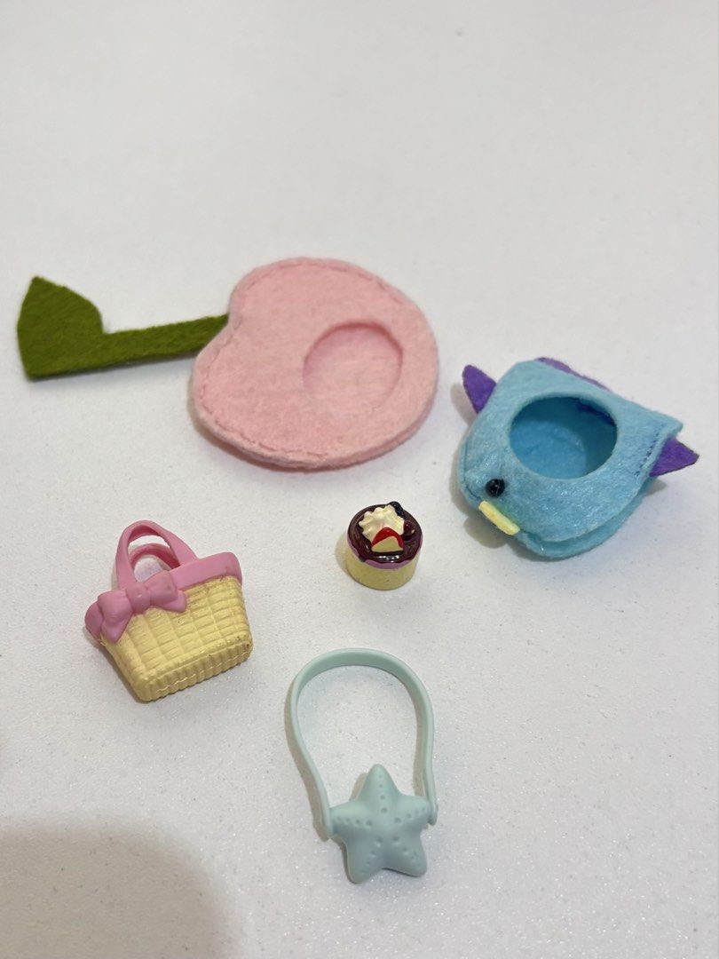 Accessories for Sylvanian (Category: Kids Toys) located in Mandaluyong City. Submitted by loopeaa (Listing ID 1468790070, Image 1). Description: Sylvanian accessories - Original sylvanian accessories (fish costume & star bag only) - ₱120 (set) MOP: Gcash MOD: j&t/lalamove .