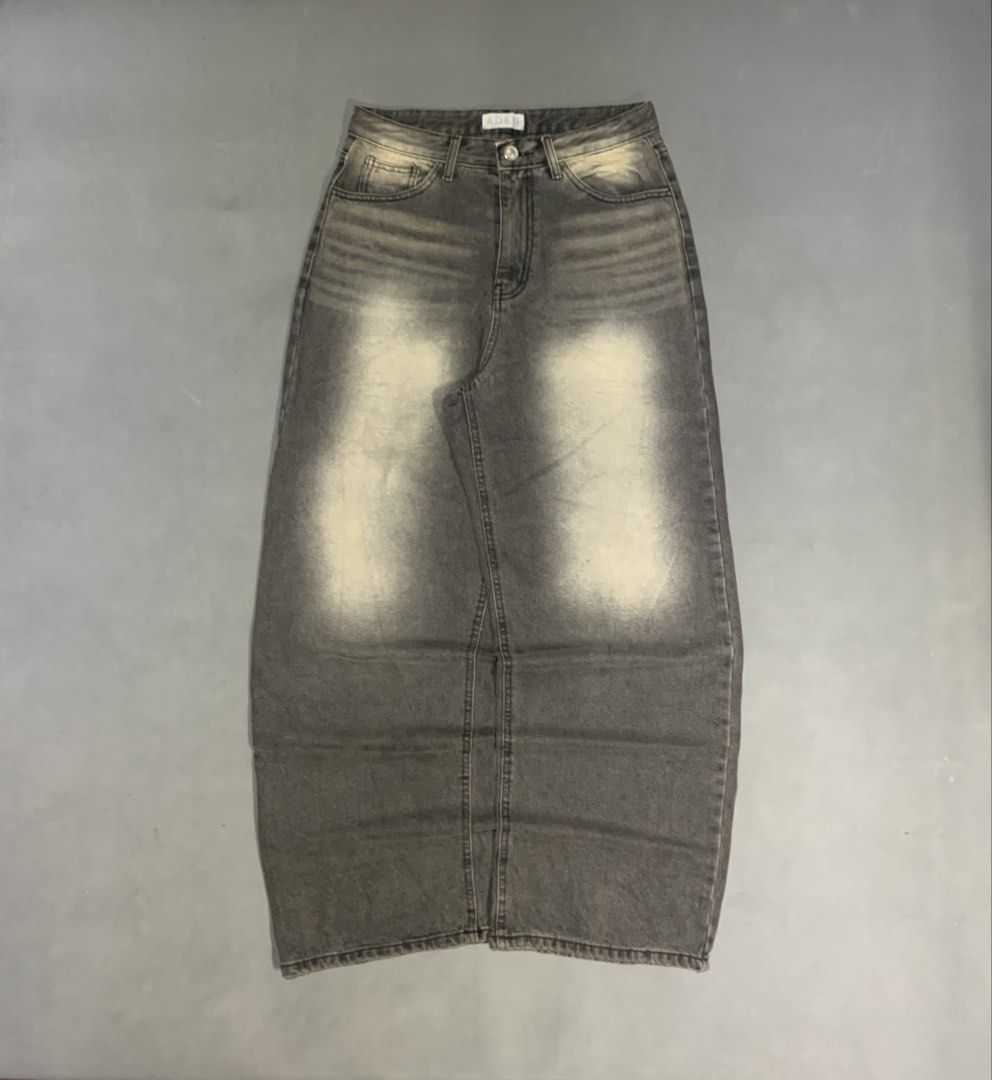 ACID WASH BAGGY (Category: Jeans) located in Quezon City. Submitted by jnkfit_denim (Listing ID 1468929474, Image 1). Description: ACID WASH BAGGY BRAND: ADEN waistline: 29-30 length: 43 thigh: 14 leg opening: 10.5 [ hard denim fabric, makapal din tela, diko alam i nname ko na color guys😭, color way nya in person may pag ka brown like fade brown wash, good for psg, ganda neto and rare ng color way, must have! ].