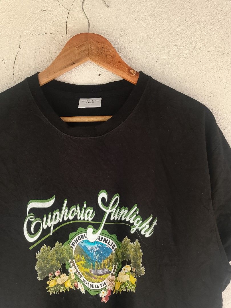 Acme De La Vie Greenery Artwork Basic Short Sleeve Tshirt - Black (Category: Tshirts & Polo Shirts ) located in Surigao. Submitted by luffytrift (Listing ID 1468804229, Image 2). Description: ACME DE LA VIE Greenery Artwork Basic Short Sleeve Tshirt - Black Size: 2 Dimension: L28 x W23 Excellent Condition Color rate: 9.6 No Issue.