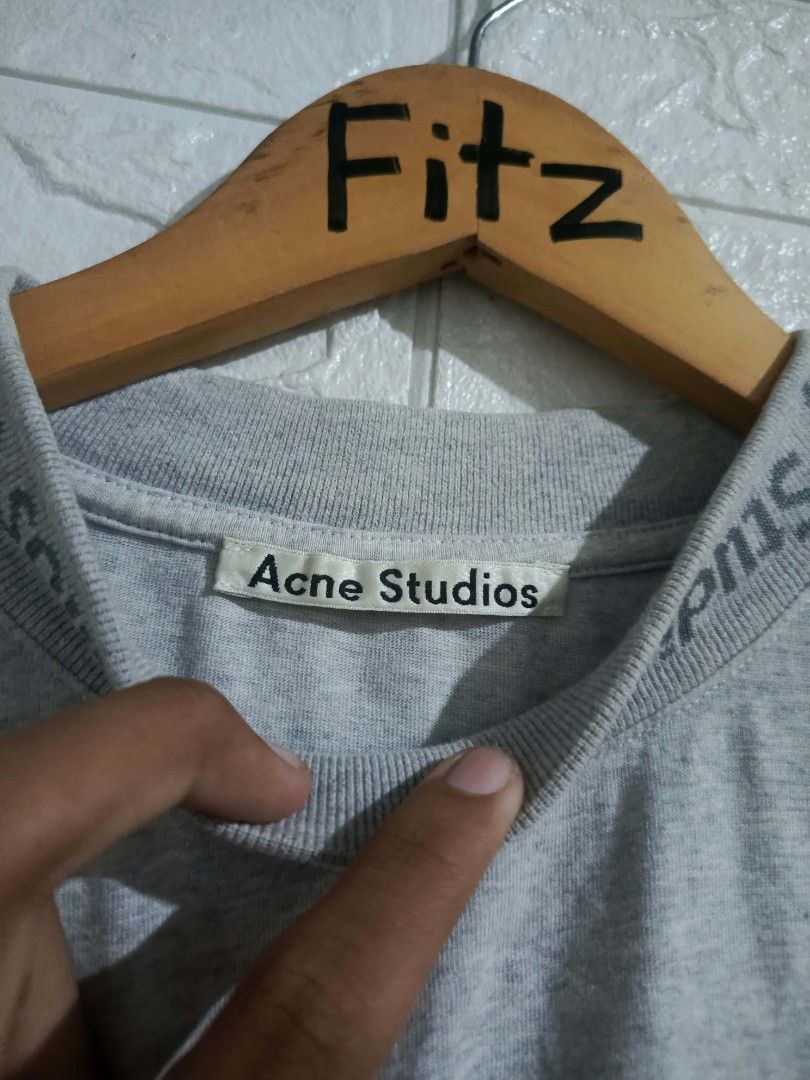 Acne Studios Navid Neck Tee (Category: Luxury Apparel) located in Agoo. Submitted by fitzmatic15 (Listing ID 1468926016, Image 3). Description: Acne Studios Navid Neck Medium to large 22x30 Excellent condition 🔥 napaka solid 🔥.