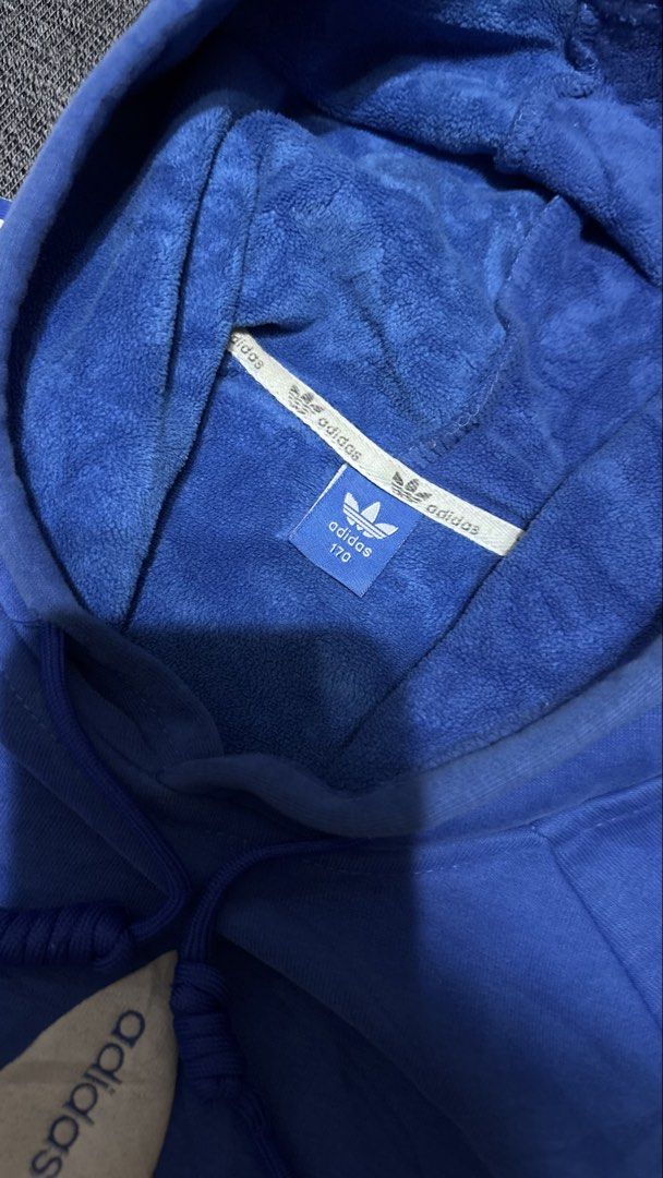 ADIDAS (Category: Coats, Jackets and Outerwear) located in Silang. Submitted by aljones64 (Listing ID 1468778864, Image 3). Description: .