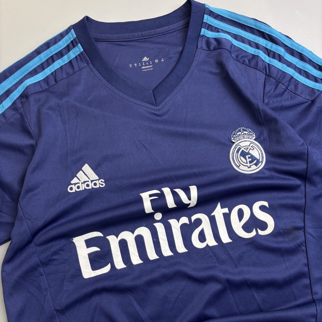 ADIDAS (Category: Tshirts & Polo Shirts ) located in Taguig. Submitted by phil_thriftz (Listing ID 1468870570, Image 3). Description: DIMENSIONS: 18x23 ISSUE: see pics COLOR RATE: 9.8/10 CONDITION: Excellent condition .