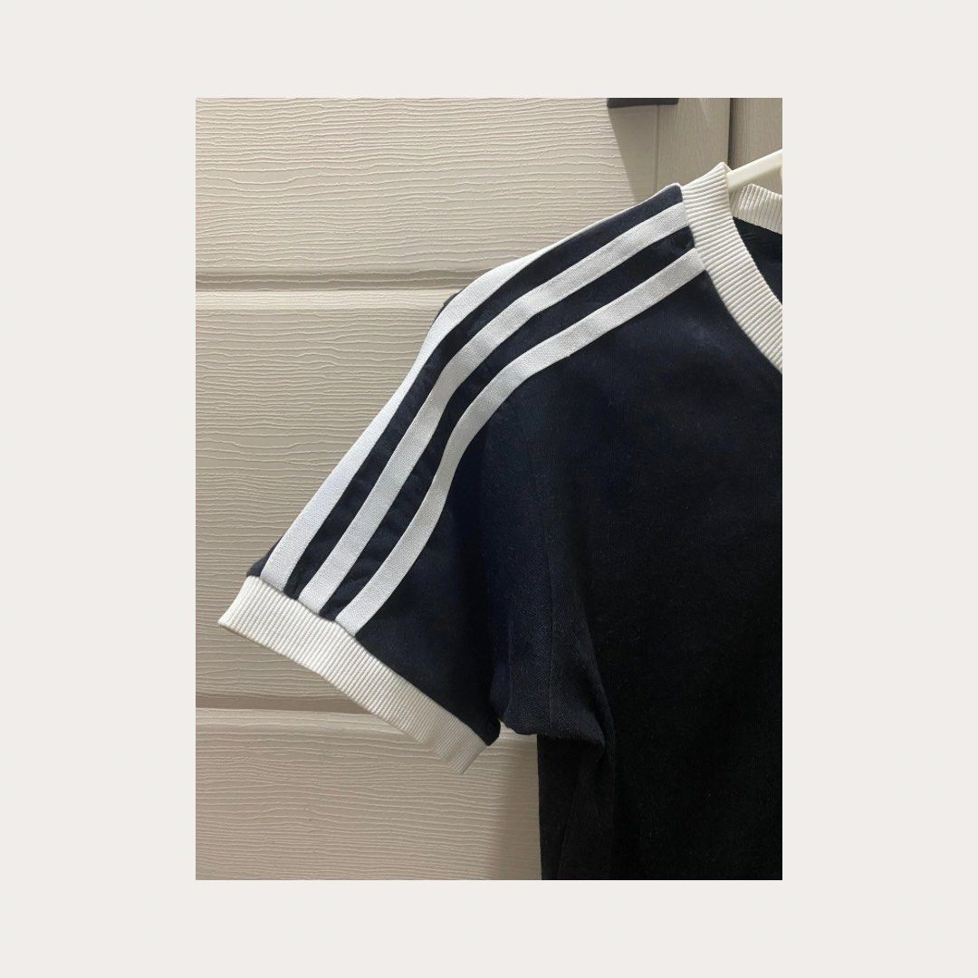 ADIDAS: ADICOLOR CLASSICS SLIM 3-STRIPES TEE (Category: Shirts) located in Manila. Submitted by reinegnvv (Listing ID 1468795337, Image 3). Description: ADIDAS: ADICOLOR CLASSICS SLIM 3-STRIPES TEE ✅ Like New ✅ Bought from The Outlet Store Riverbanks (Marikina) Size: XS - Slim Fit - Ribbed crewneck - 100% cotton - Ribbed cuffs - Color: Black A SLIM-FIT TEE FOR EFFORTLESS STYLE AND MAXIMUM COMFORT. This adidas tee pairs classic 3-Stripes style wit