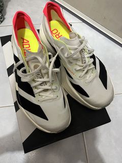 🐱Adidas Adizero Adios Pro 4 White Red Mesh Running Sneakers, 男裝, 鞋, 波鞋 ...