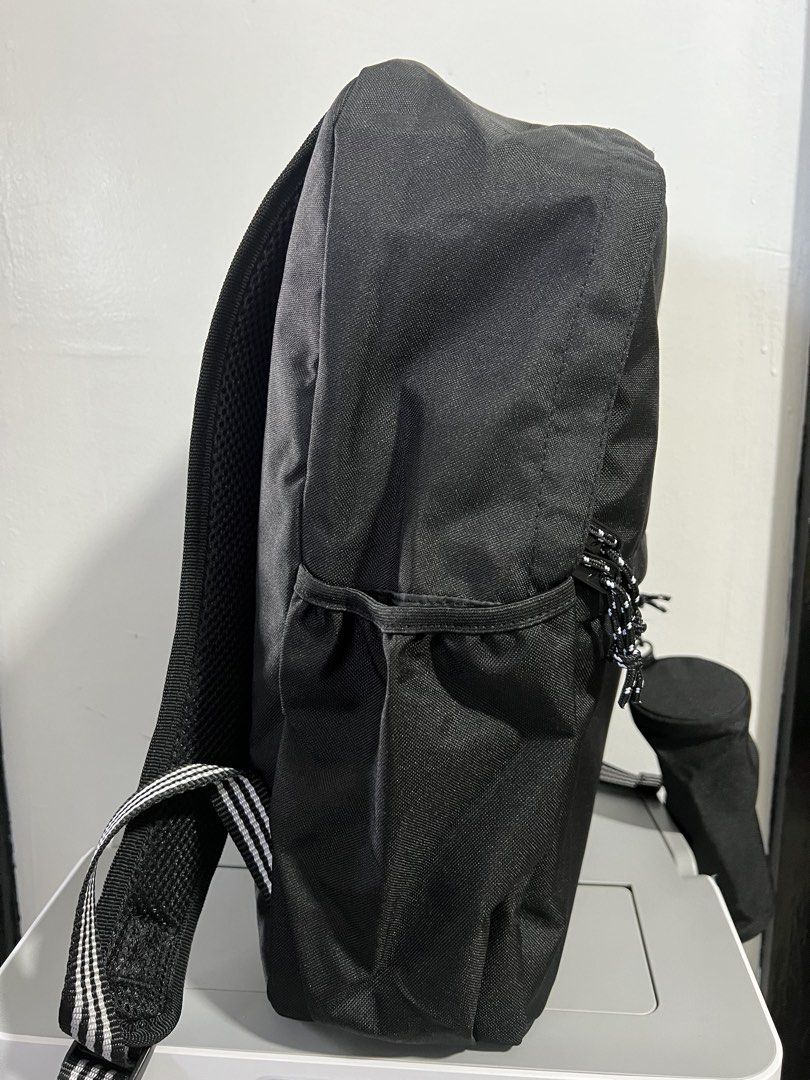 ADIDAS BACKPACK WITH PENCIL CASE (Category: Backpacks) located in Baguio. Submitted by kyrawang22 (Listing ID 1468926937, Image 3). Description: .