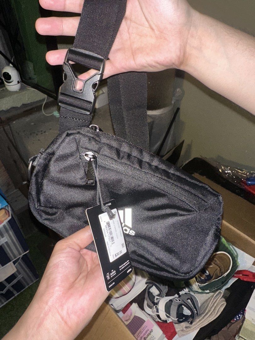 Adidas belt bag (Category: Belt bags, Clutches and Pouches) located in Pasig City. Submitted by thesipsnapofficial (Listing ID 1468829834, Image 2). Description: .