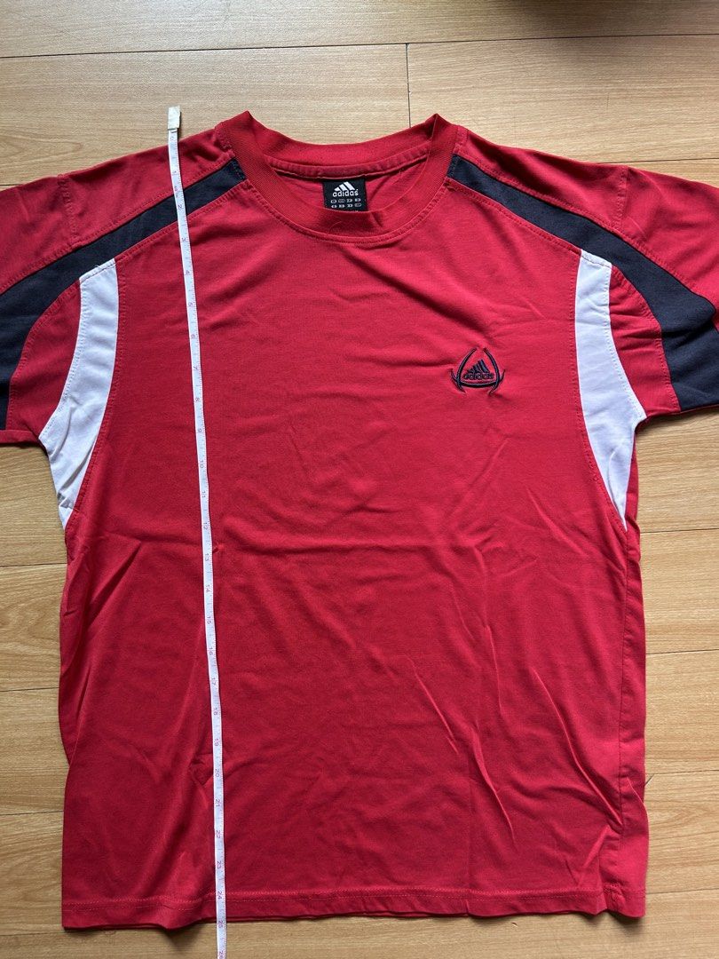 Adidas Medium (Category: Activewear) located in Manila. Submitted by bossjear (Listing ID 1468782237, Image 1). Description: Length 25 X Width 18.5 no issue best fit medium to large .