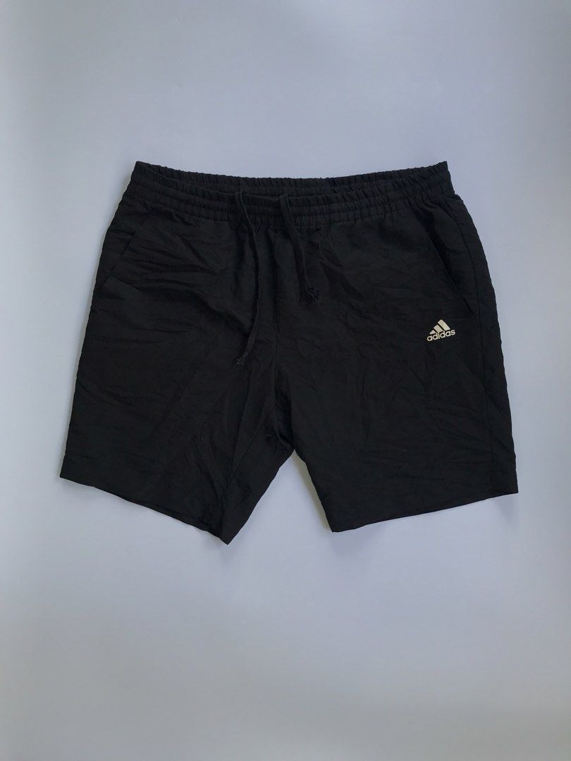 ADIDAS PICKLE SHORT (Category: Shorts) located in Aurora. Submitted by thrillthriftfinds123 (Listing ID 1468829562, Image 1). Description: ADIDAS PICKLE SHORT🔥 SIZE MEDIUM NO ISSUE GOOD CONDITION PANG PICKLE NIYO GUYS 9.5 COLOR RATE .