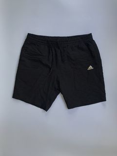 (Category: ) located in . Submitted by thrillthriftfinds123 (Listing ID 1468829562, Image 1). Description: .