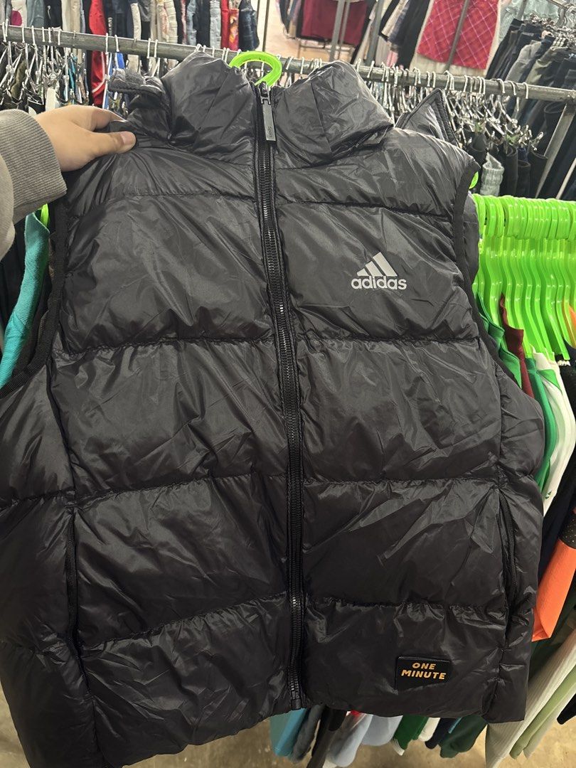 Adidas Puffer Vest (Category: Vests) located in Puerto Princesa. Submitted by 18arc (Listing ID 1468714163, Image 1). Description: Adidas Puffer Vest For hook up Need wash.