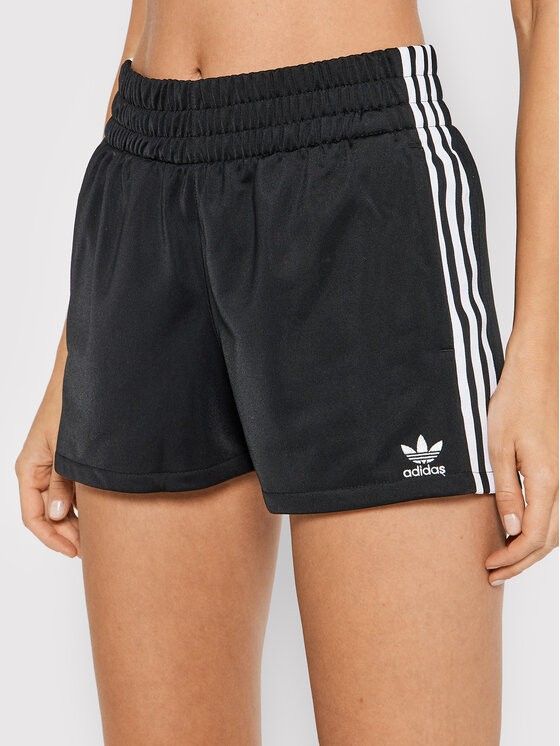 Adidas short (Category: Shorts) located in Pasay City. Submitted by kafushika (Listing ID 1468770471, Image 3). Description: adidas short with 2 side pocket size 30 to 36 'Length 12.5 excellent condition 9.8/10 color rate no issue color may vary due to lighting.
