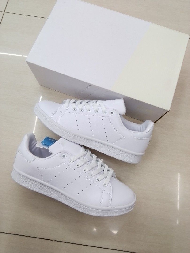 Adidas Stan Smith "All white" 🛒 (Category: Sneakers) located in Manila. Submitted by josier_181 (Listing ID 1468884808, Image 1). Description: Available now Ma'am/Sir Pm for more details Your order via lalamove COD or GCASH payment. Kung anong nasa post ko po yun po mismo ang dadating na item sa inyo 💯 Good quality and condition Thank you and God bless Womens Size Guide 5US - 36 EU/FR - 22CM 6US - 37 EU/FR - 23CM 6.5US - 37.5 EU/FR - 23.5CM 7US