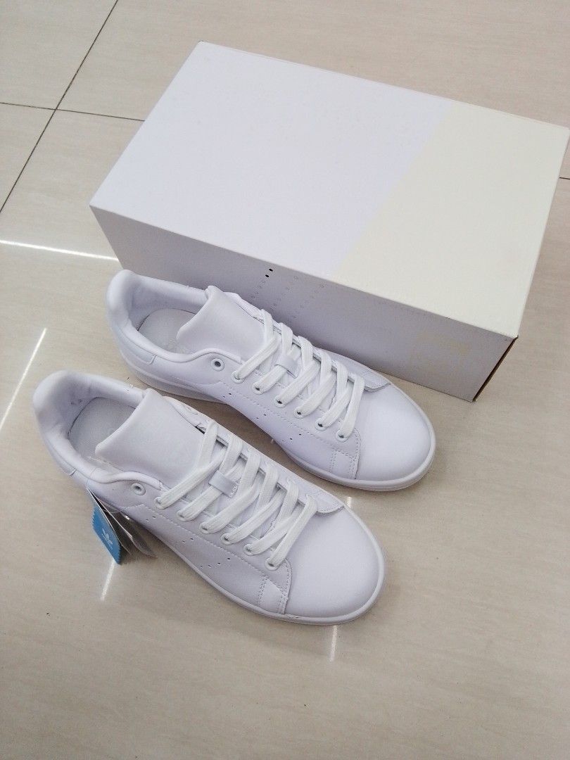 Adidas Stan Smith "All white" 🛒 (Category: Sneakers) located in Manila. Submitted by josier_181 (Listing ID 1468884808, Image 2). Description: Available now Ma'am/Sir Pm for more details Your order via lalamove COD or GCASH payment. Kung anong nasa post ko po yun po mismo ang dadating na item sa inyo 💯 Good quality and condition Thank you and God bless Womens Size Guide 5US - 36 EU/FR - 22CM 6US - 37 EU/FR - 23CM 6.5US - 37.5 EU/FR - 23.5CM 7US