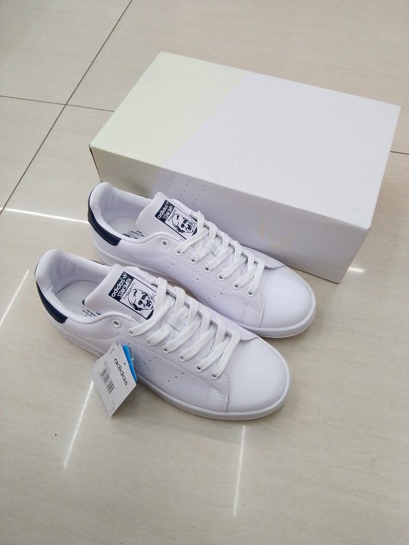 Adidas Stan Smith "White Navy" 🛒 (Category: Sneakers) located in Manila. Submitted by josier_181 (Listing ID 1468885106, Image 2). Description: Available now Ma'am/Sir Pm for more details Your order via lalamove COD or GCASH payment. Kung anong nasa post ko po yun po mismo ang dadating na item sa inyo 💯 Good quality and condition Thank you and God bless Womens Size Guide 5US - 36 EU/FR - 22CM 6US - 37 EU/FR - 23CM 6.5US - 37.5 EU/FR - 23.5CM 7U