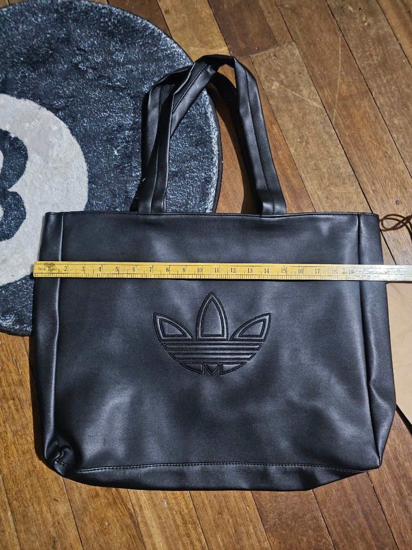 Adidas tote bag (Category: Sling Bags) located in Manila. Submitted by onlinesmartshopping12 (Listing ID 1468852062, Image 3). Description: no issues.