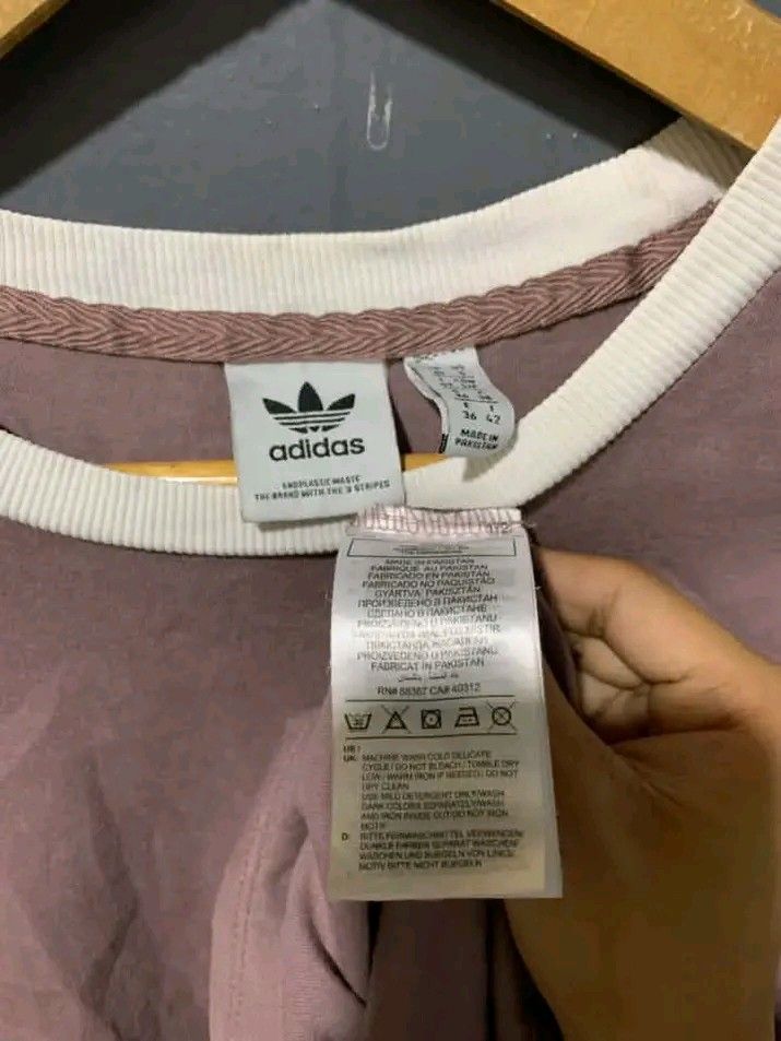 Adidas Tri foil (Category: Tshirts & Polo Shirts ) located in Cagayan de Oro. Submitted by juljoshson (Listing ID 1468855773, Image 3). Description: 18x26 dimensions 9.5/10 color rate excellent condition.