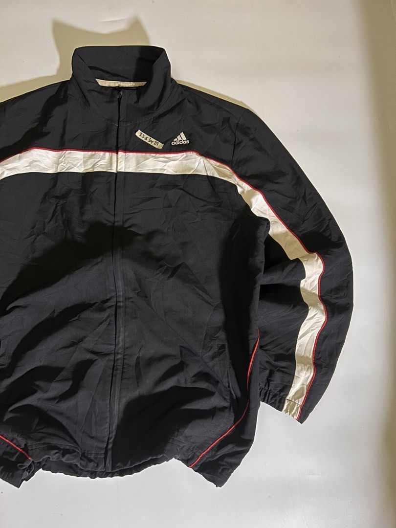 adidas vntg y2k (Category: Coats, Jackets and Outerwear) located in San Jose del Monte. Submitted by flocob (Listing ID 1468849491, Image 2). Description: .
