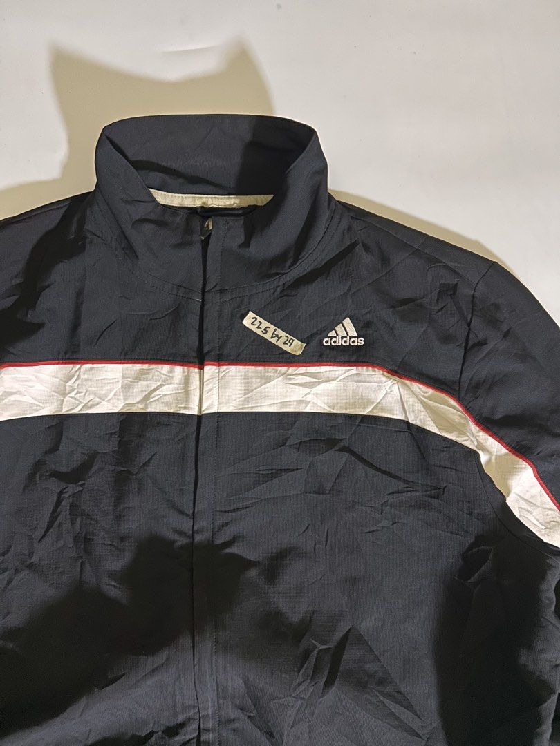 adidas vntg y2k (Category: Coats, Jackets and Outerwear) located in San Jose del Monte. Submitted by flocob (Listing ID 1468849491, Image 3). Description: .