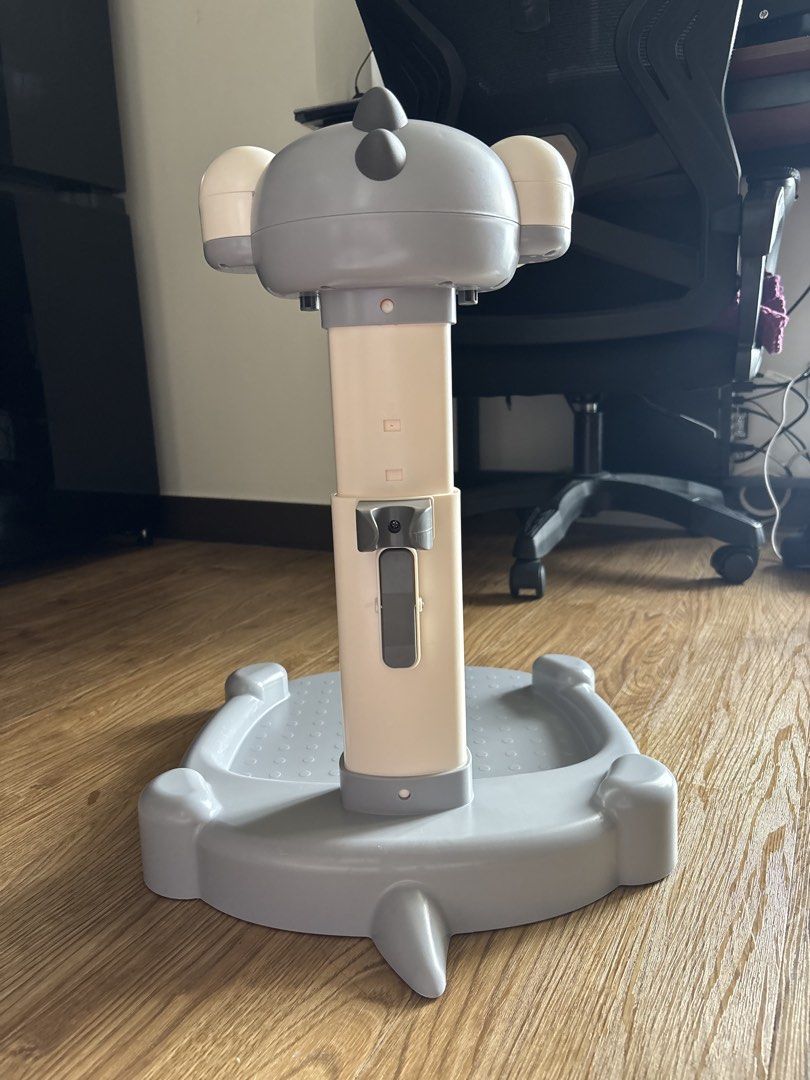 Adjustable baby standing bath support shower rack (Category: Baby Toiletries & Grooming) located in Pasig City. Submitted by zemira.elaine (Listing ID 1468778150, Image 2). Description: Rfs: wrong type and color Literally brand new. Never used..