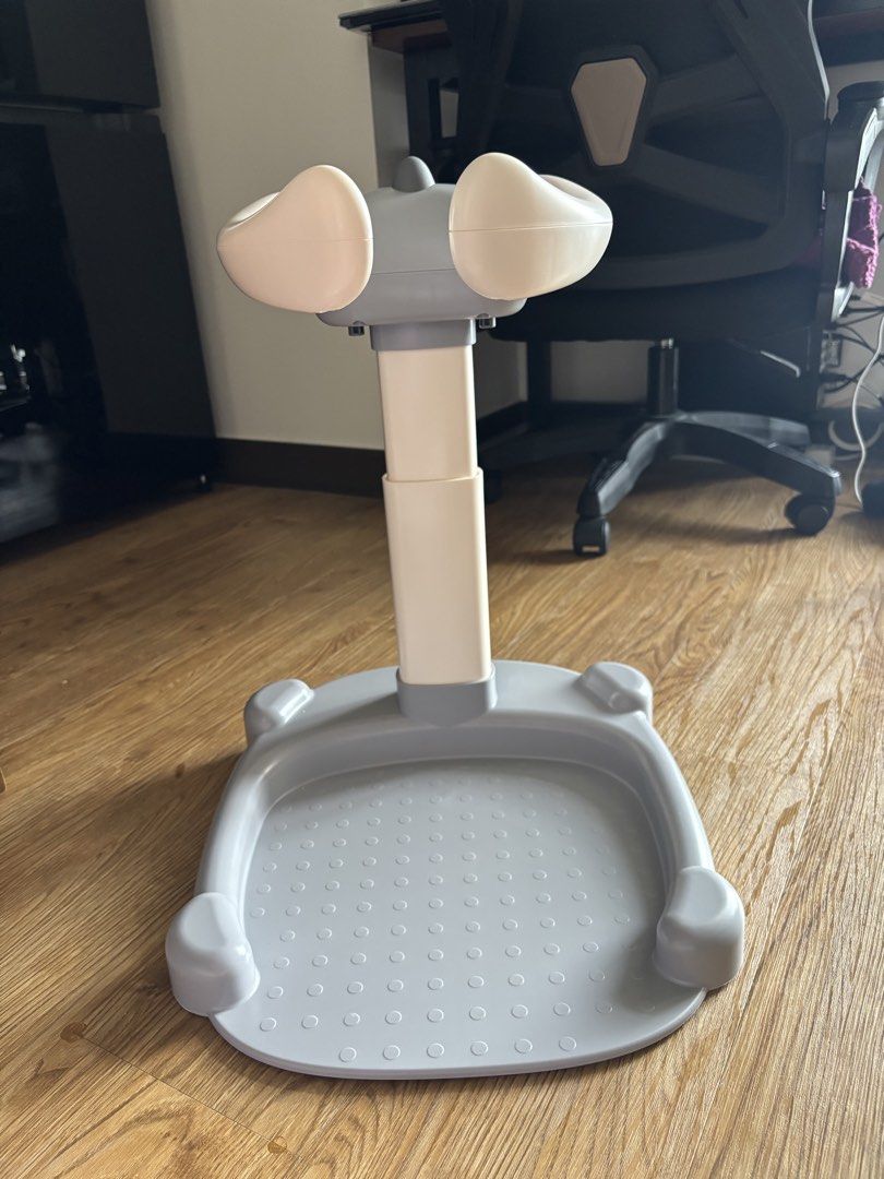 Adjustable baby standing bath support shower rack (Category: Baby Toiletries & Grooming) located in Pasig City. Submitted by zemira.elaine (Listing ID 1468778150, Image 1). Description: Rfs: wrong type and color Literally brand new. Never used..