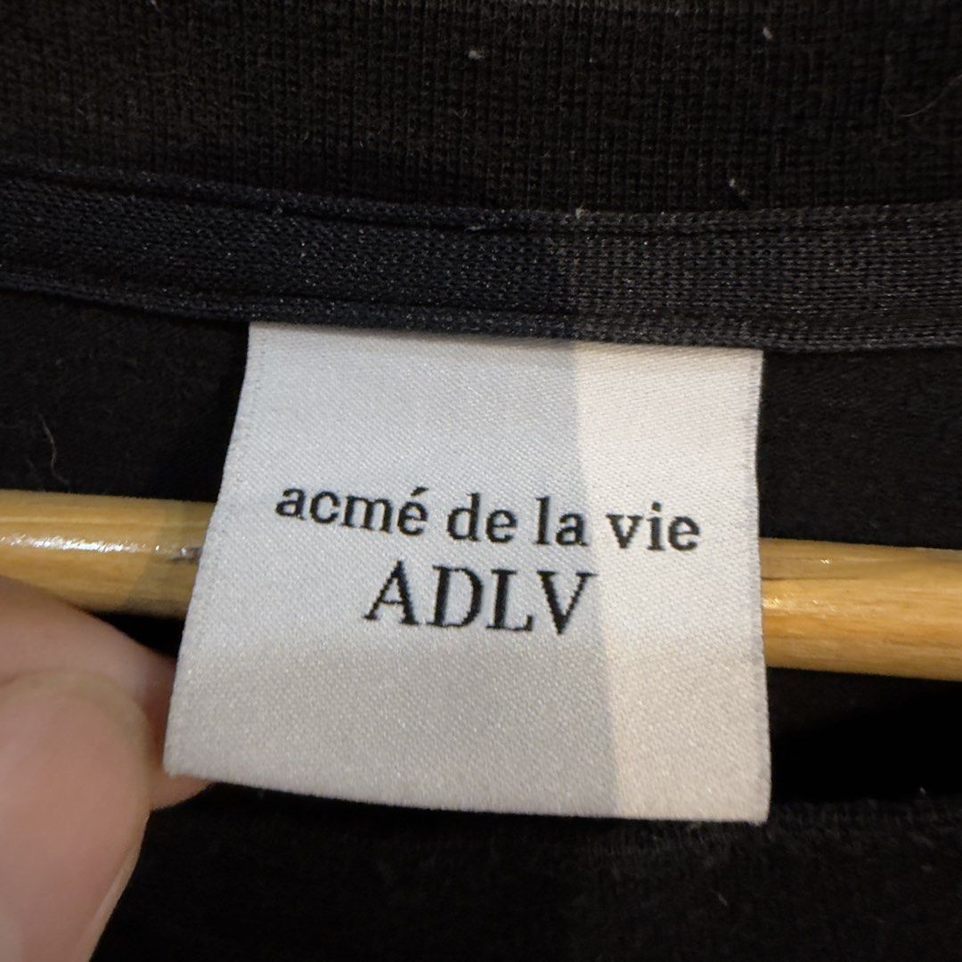 ADLV Black Script Shirt (Category: Tshirts & Polo Shirts ) located in Manila. Submitted by jerichomal82553 (Listing ID 1468906120, Image 3). Description: ADLV Black Script Shirt 23 by 29 Good Condition Complete Tags.