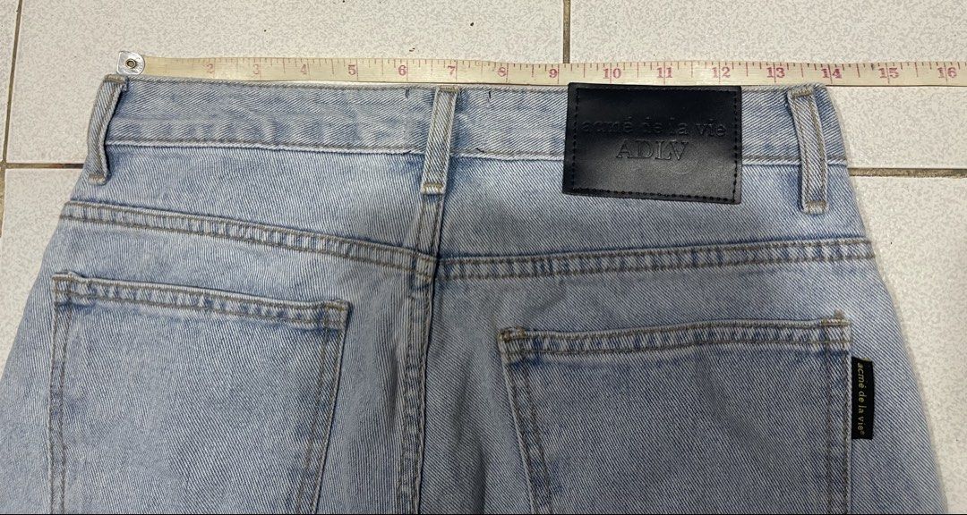 ADLV Jeans (Category: Jeans) located in Mandaue City. Submitted by MJ_80 (Listing ID 1468861723, Image 3). Description: ADLV Pants for Womens Size 1 on tag Fits 28 Waist See photos for measurments Has light yellow stain atbthe back Price : 1,450.