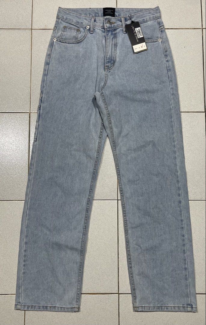 ADLV Jeans (Category: Jeans) located in Mandaue City. Submitted by MJ_80 (Listing ID 1468861723, Image 1). Description: ADLV Pants for Womens Size 1 on tag Fits 28 Waist See photos for measurments Has light yellow stain atbthe back Price : 1,450.