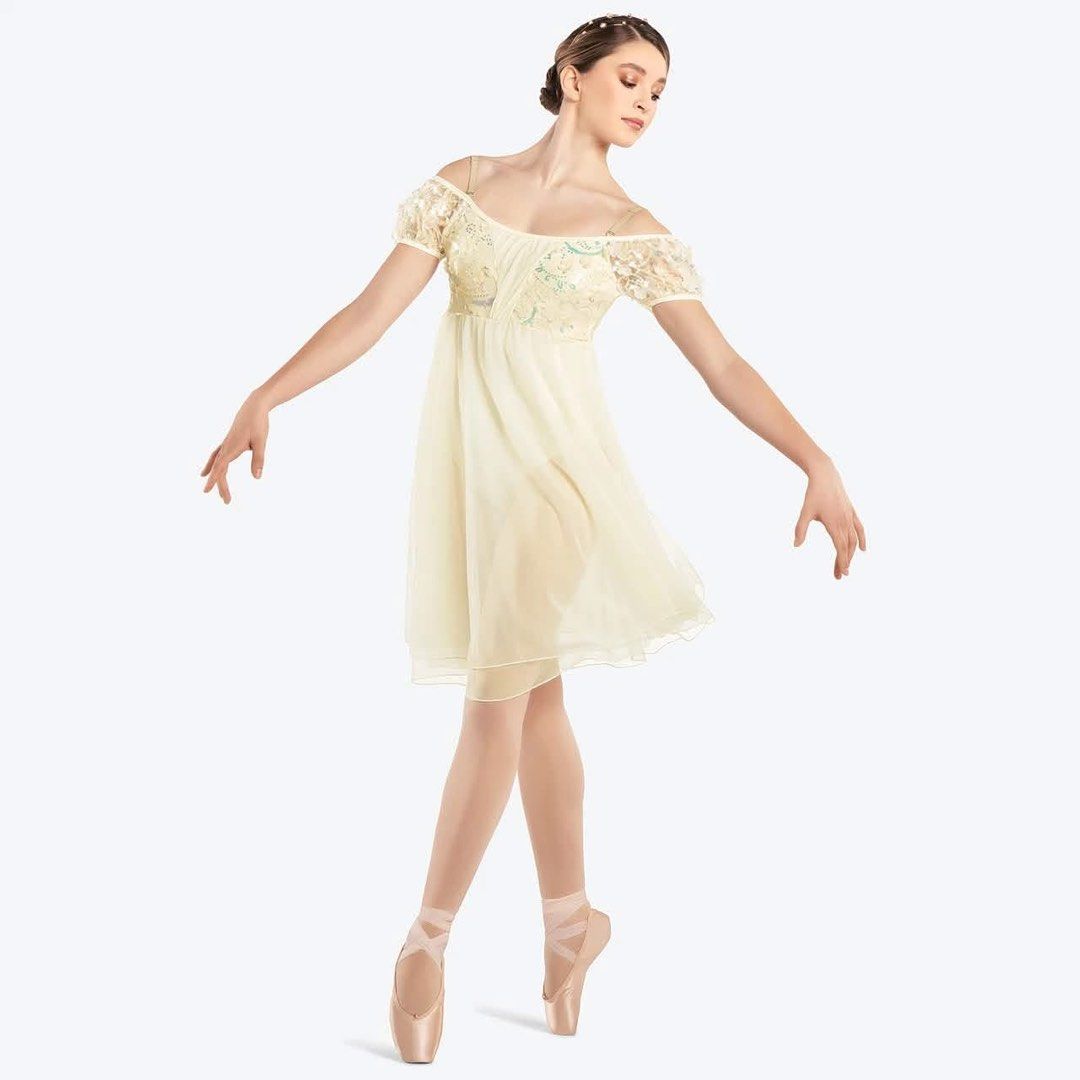Adult white Ballerina (Category: Dresses) located in Caloocan City. Submitted by discusonlineshop (Listing ID 1468717408, Image 1). Description: medium.