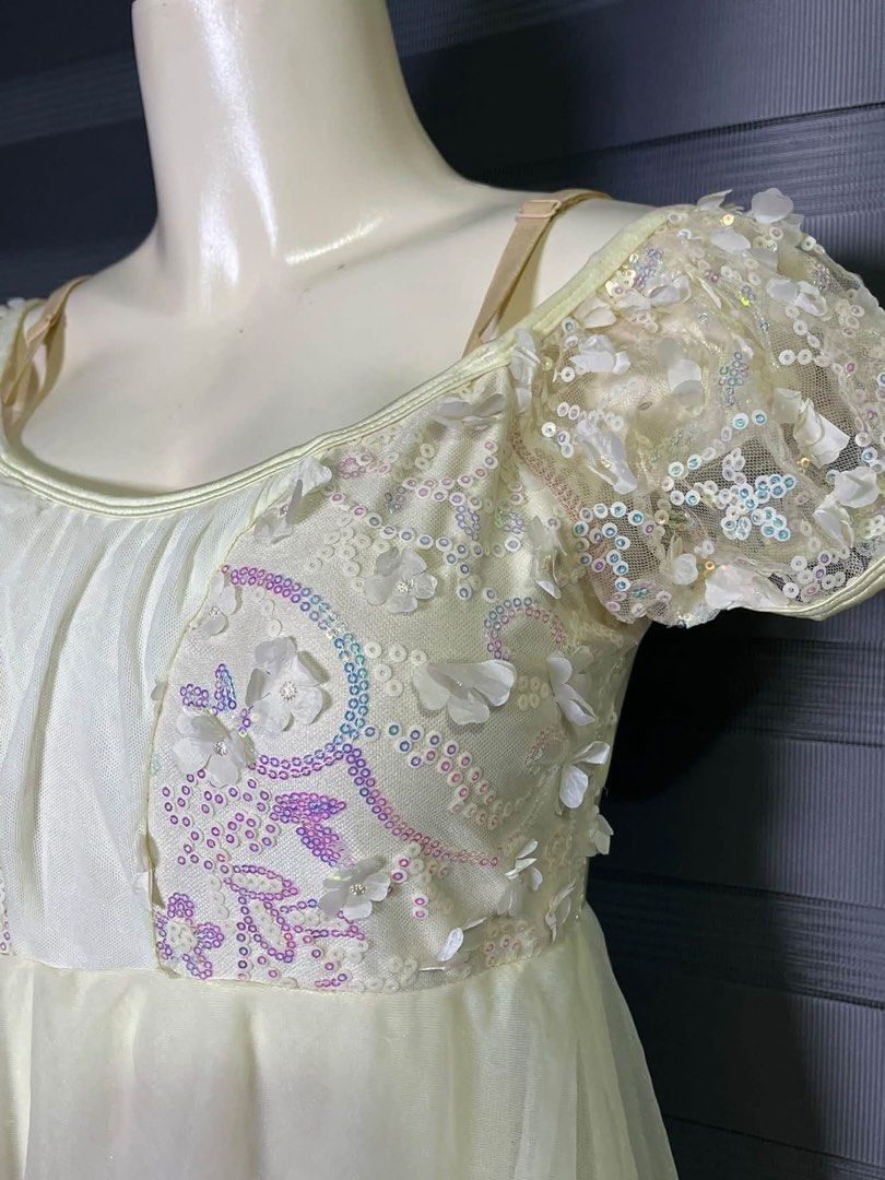 Adult white Ballerina (Category: Dresses) located in Caloocan City. Submitted by discusonlineshop (Listing ID 1468717408, Image 2). Description: medium.