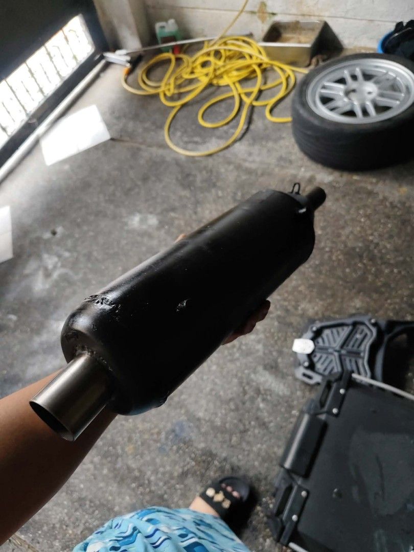 Adv accessories (Category: Mufflers and Exhaust Parts and Accessories) located in Caloocan City. Submitted by franciscoesp (Listing ID 1468791590, Image 1). Description: tsmp pipe 2.5 mokoto box anti scratch with bracket set na.